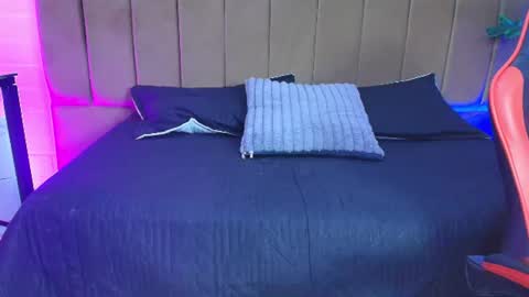 iris_roses online show from 06/19/26, 08:34