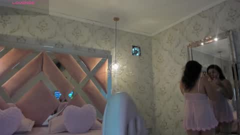 Mia  online show from 02/11/25, 10:04