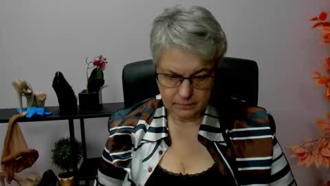 I R I S online show from 12/17/24, 07:18
