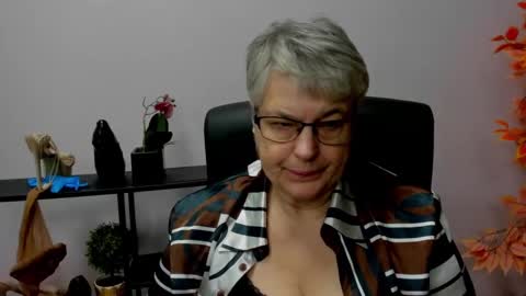 I R I S online show from 12/17/24, 10:55