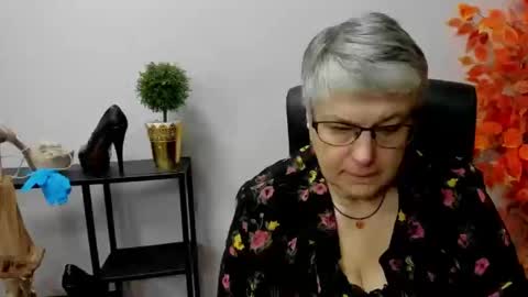 I R I S online show from 12/30/24, 10:21