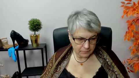 I R I S online show from 12/31/24, 01:19