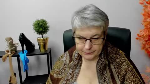 I R I S online show from 01/02/25, 10:37