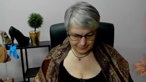 I R I S online show from 01/03/25, 07:06