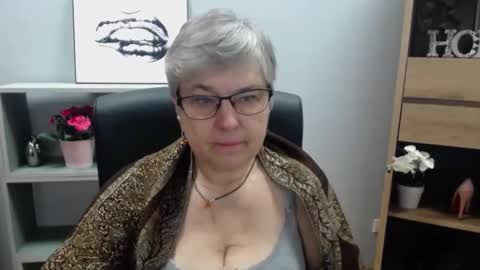 I R I S online show from 01/17/25, 10:11
