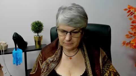 I R I S online show from 01/30/25, 01:53