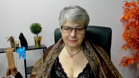 I R I S online show from 02/11/25, 07:12