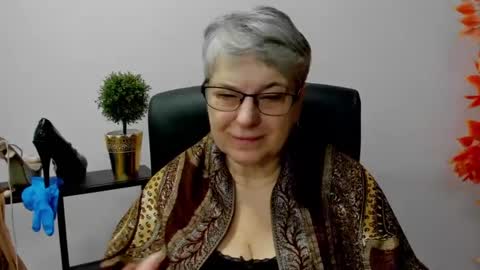I R I S online show from 02/18/25, 07:32