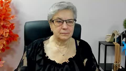 Snapshot of iris_xdesire chatting on 11/27/25, 07:43 I R I S online show from 11/27/25, 07:43