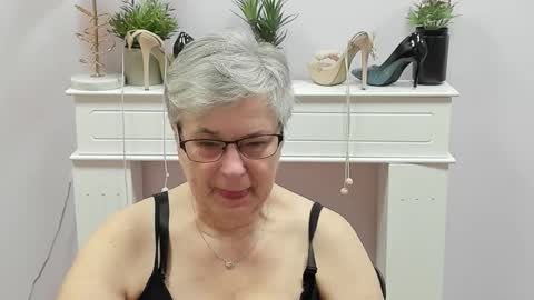 I R I S online show from 12/22/25, 07:16