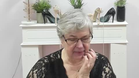 I R I S online show from 02/19/26, 07:26