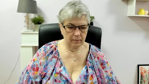I R I S online show from 05/25/26, 06:08