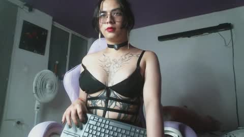 Camilla online show from 01/27/25, 11:22