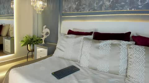 Snapshot of irisreid chatting on 03/27/26, 03:45 online show from 03/27/26, 03:45