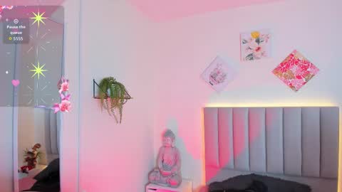 Snapshot of iriss_5 chatting on 11/25/25, 03:28 Iris online show from 11/25/25, 03:28