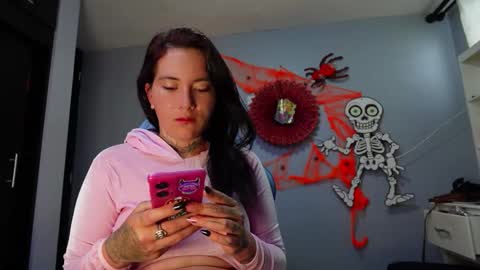 iriss_cardenas online show from 10/28/25, 11:25