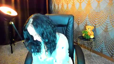 Snapshot of irissmoon1 chatting on 05/20/26, 06:03 Iris online show from 05/20/26, 06:03