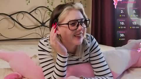 I am Cutie Iris3 online show from 09/19/25, 08:27