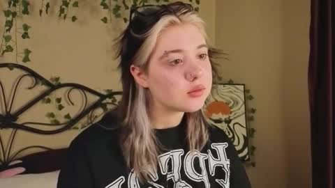 I am Cutie Iris3 online show from 10/29/25, 07:54