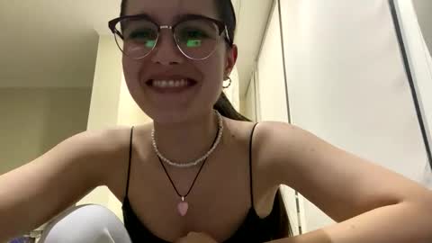 irisss31 online show from 05/25/26, 07:09