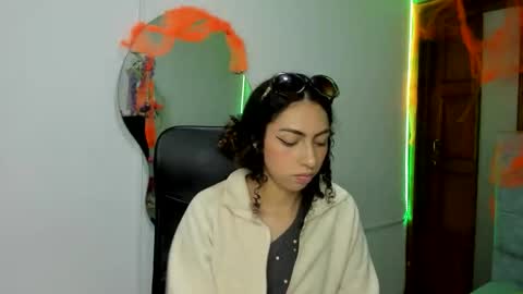 Snapshot of irix_moon chatting on 10/16/25, 03:29 irix_moon online show from 10/16/25, 03:29