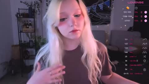 Snapshot of irma_bell chatting on 11/11/25, 10:10 Irma online show from 11/11/25, 10:10