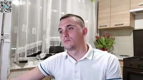 Snapshot of iron_mast chatting on 04/15/26, 07:21 Anton online show from 04/15/26, 07:21