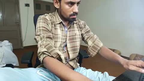 Naveed online show from 07/27/26, 08:16