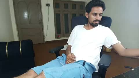 Naveed online show from 07/28/26, 08:34