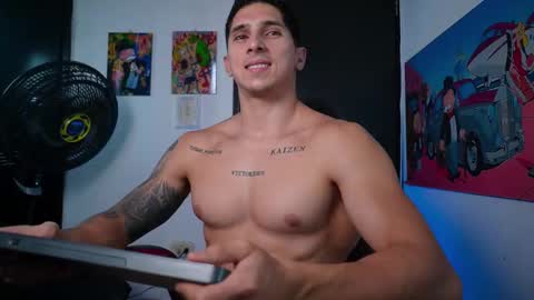 Snapshot of ironflex1 chatting on 12/15/25, 07:40 Jake online show from 12/15/25, 07:40