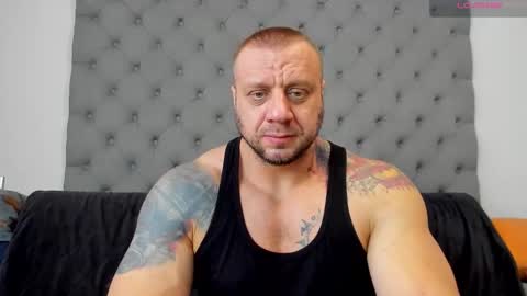 Snapshot of ironhulk22 chatting on 12/15/25, 10:30 ironhulk22 online show from 12/15/25, 10:30