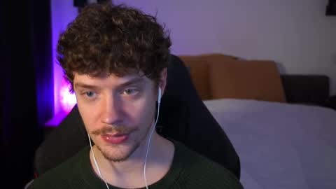 Snapshot of ironthud chatting on 10/06/25, 04:15 Sam online show from 10/06/25, 04:15