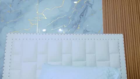 Snapshot of irresistiblemilf chatting on 10/31/25, 12:06 Sandy online show from 10/31/25, 12:06