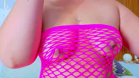 Snapshot of irresistiblemilf chatting on 11/13/25, 12:59 Sandy online show from 11/13/25, 12:59