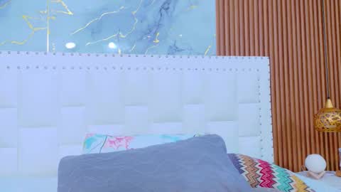 Snapshot of irresistiblemilf chatting on 11/17/25, 12:33 Sandy online show from 11/17/25, 12:33