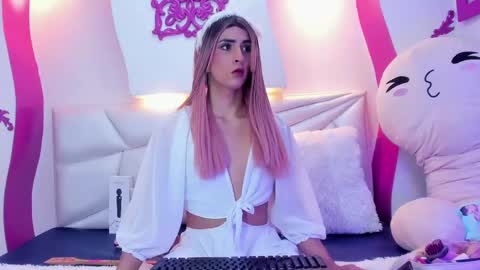 Isa  online show from 11/13/25, 04:00