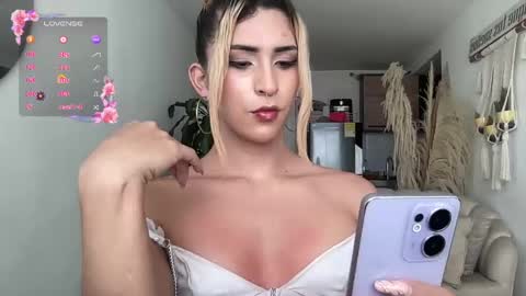 Snapshot of isa__fox_1 chatting on 05/20/26, 07:53 Isabella online show from 05/20/26, 07:53