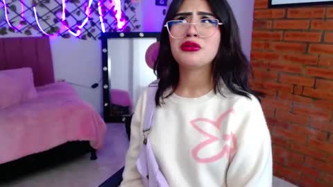 isabela online show from 09/20/25, 10:11