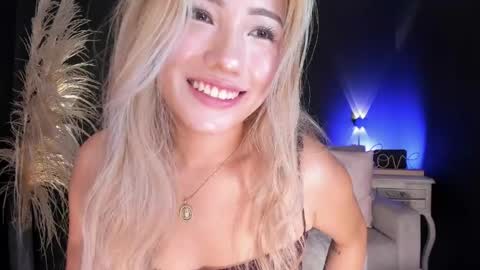 Snapshot of isa_cortes_ chatting on 05/06/26, 02:22 Isa Cortes online show from 05/06/26, 02:22