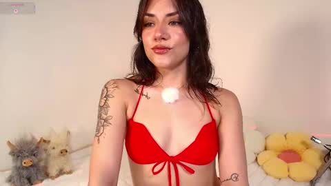 Isabella Laurentt  online show from 06/03/26, 09:42