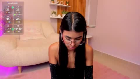 Snapshot of isa_little4u chatting on 11/07/25, 03:50 online show from 11/07/25, 03:50
