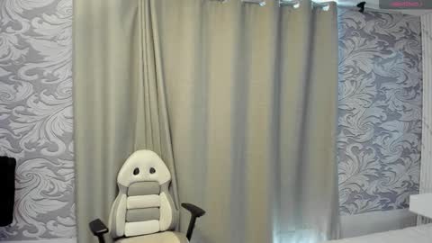 Snapshot of isa_little4u chatting on 12/03/25, 09:24 online show from 12/03/25, 09:24