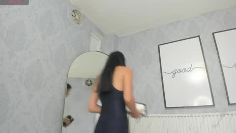 Snapshot of isa_little4u chatting on 04/07/26, 10:26 online show from 04/07/26, 10:26