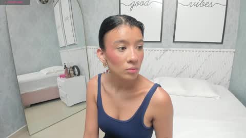 Snapshot of isa_little4u chatting on 04/09/26, 10:09 online show from 04/09/26, 10:09