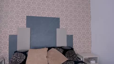 Isa  online show from 10/15/25, 02:39