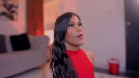 Isa  online show from 11/17/25, 08:03