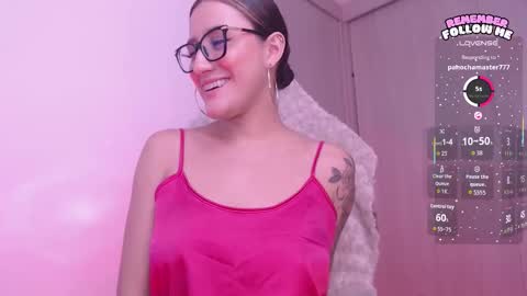 Snapshot of isa_official_ chatting on 11/27/25, 08:33 I S A B E LL A3 online show from 11/27/25, 08:33