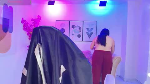 Snapshot of isa_reel chatting on 10/11/25, 07:56 ISA online show from 10/11/25, 07:56