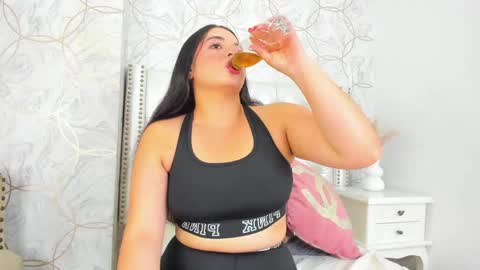 Snapshot of isa_rose_7 chatting on 05/05/26, 07:55 isa rose 7 online show from 05/05/26, 07:55