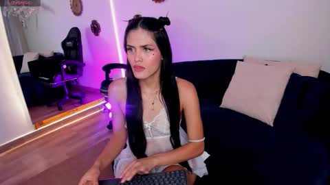 ISA ROUSE  online show from 09/26/25, 03:10